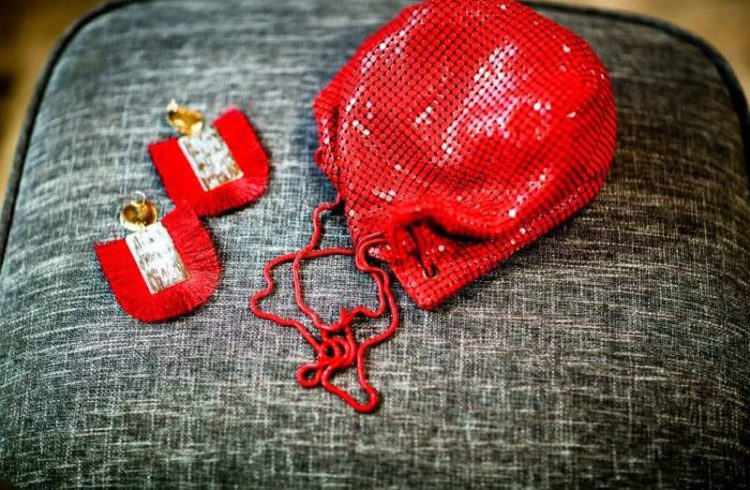 Red accesorries for Valentine´s day
